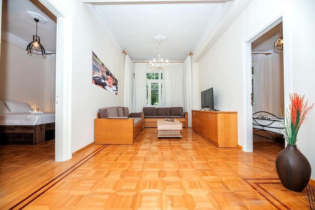 Roman Forum Apartment テッサロニキ エクステリア 写真